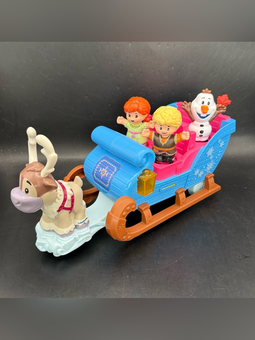 Fisher Price Little People Disney Frozen Kristoff's Light up Sleigh w/4 Figures - Picture 3 of 16